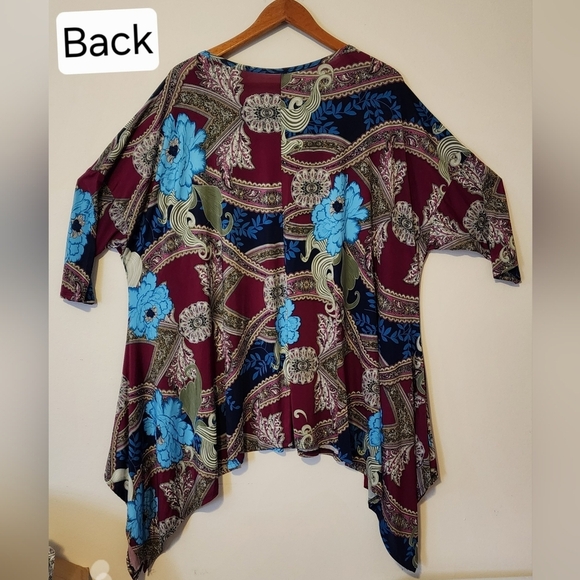 Women's Plus Size 5X Floral Print SharkBite Tunic Blouse NWOT - Picture 2 of 7